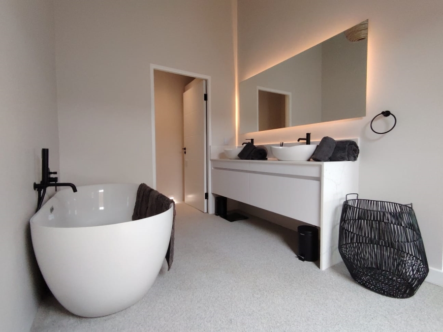 To Let 6 Bedroom Property for Rent in Brackenridge Western Cape